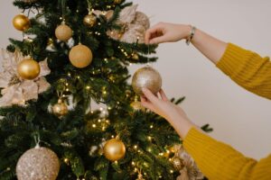 Choosing the Perfect 4 ft Artificial Christmas Tree